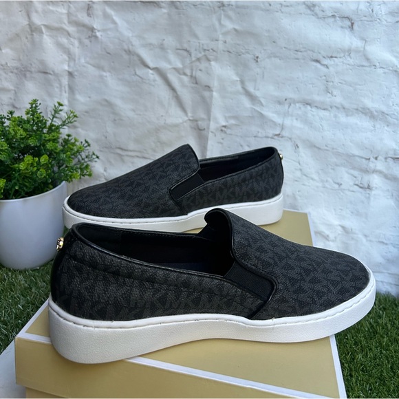 MICHAEL MICHAEL KORS
Women's Keaton Slip-On Logo
Sneakers size 8.5
BLACK LOGO - Picture 10 of 16